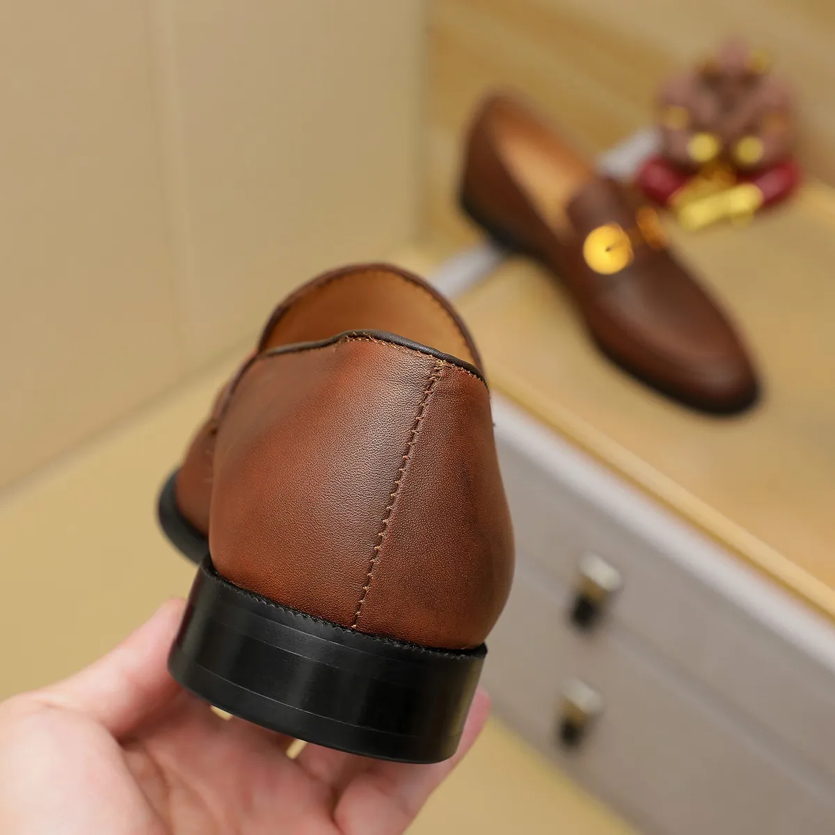 Men's shoes 💰440 Ferragamo [Ferragamo] top imported suit men's shoes 💯Original copy of the official website, product materials: selected imported embossed calfskin + luxury hardware buckle accessories ~ imported water-dyed cow 🐂 leather lining. Strong three-dimensional visual effect, original combination outsole, multiple colors available😘 Size: 39-44 (38.45.46. Customized)